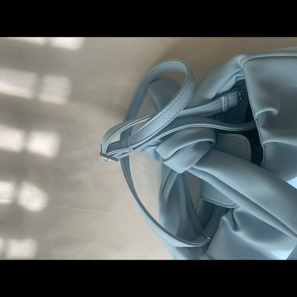 Baby blue knot handle bag - Picture 2 of 4